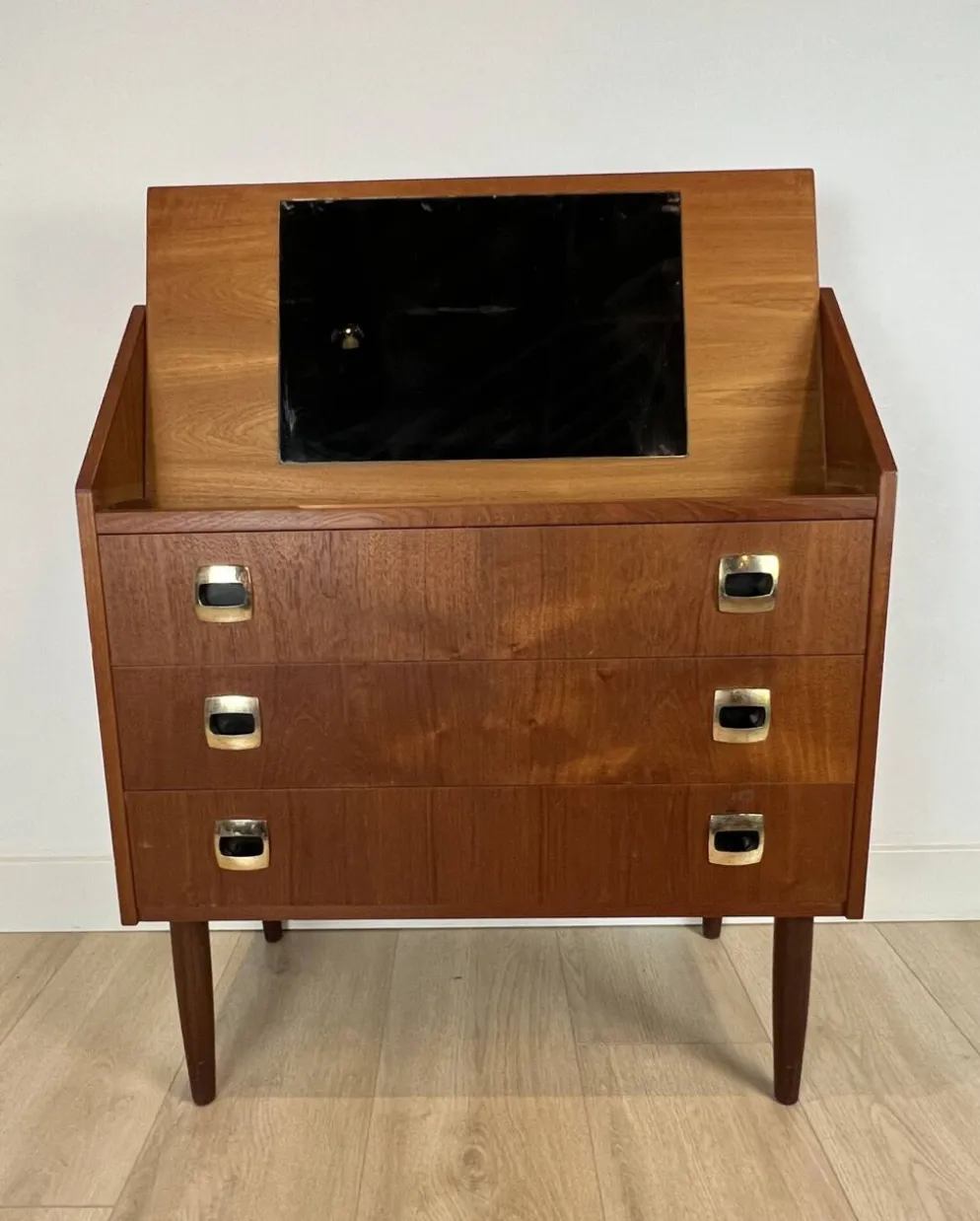 Secrétaire ou coiffeuse danoise, années 1960