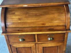 Secrétaire à rideau en merisier – Petit bureau de rangement, seconde m