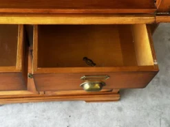 Secrétaire à rideau en merisier – Petit bureau de rangement, seconde m