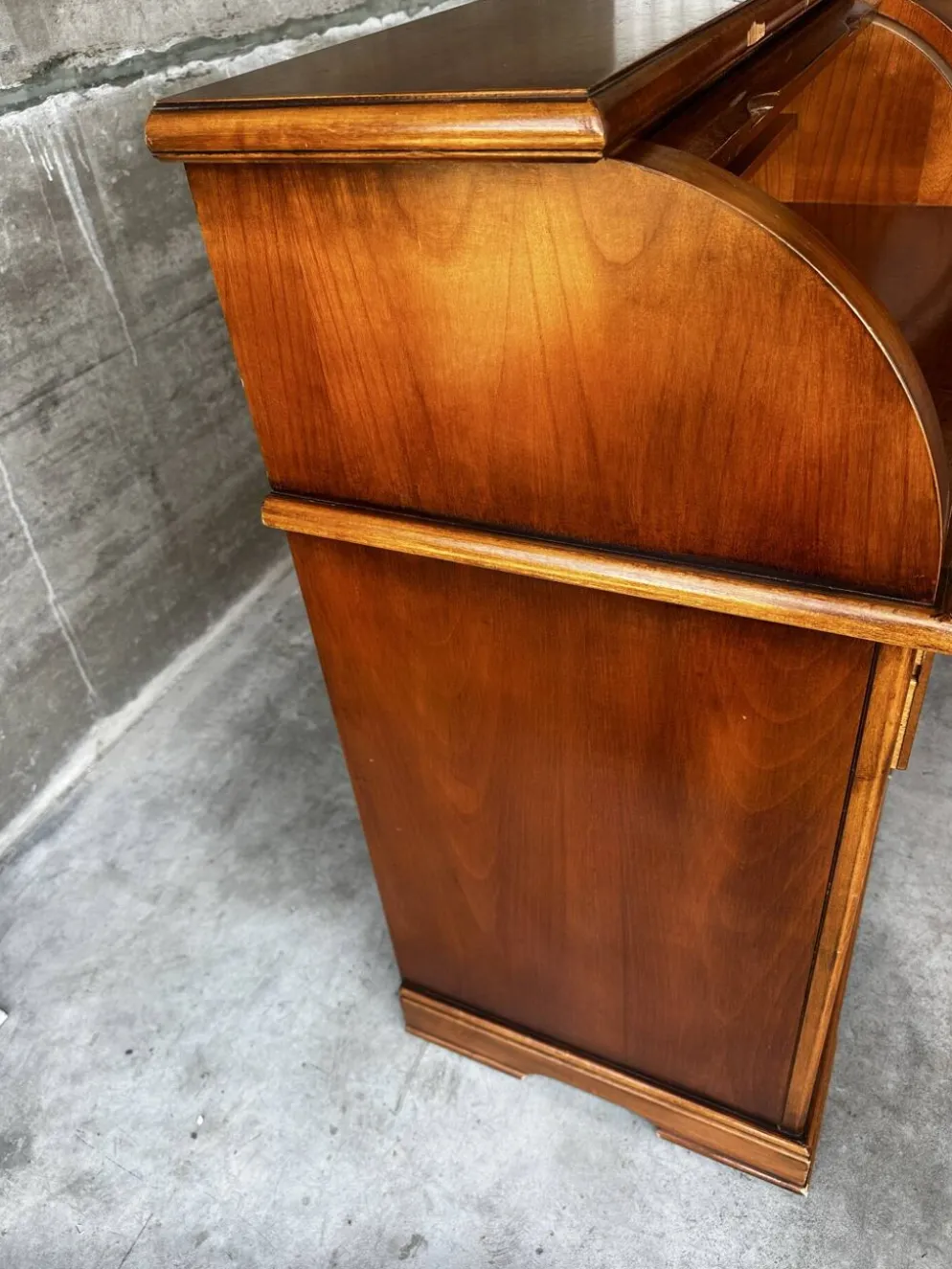 Secrétaire à rideau en merisier – Petit bureau de rangement, seconde m