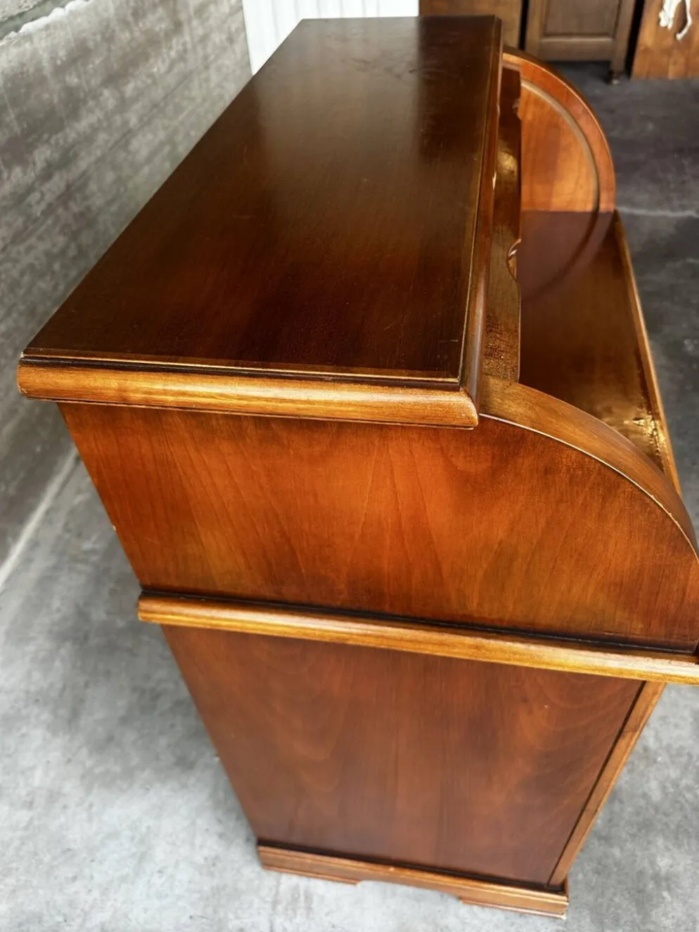 Secrétaire à rideau en merisier – Petit bureau de rangement, seconde m