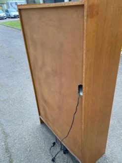 Secrétaire scandinave lumineux vintage avec 3 portes 1960