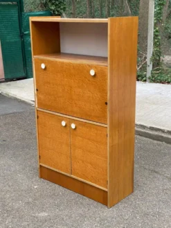 Secrétaire scandinave lumineux vintage avec 3 portes 1960