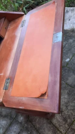 Secrétaire scriban