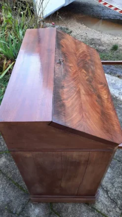 Secrétaire scriban