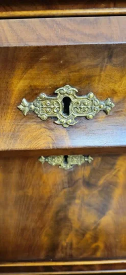 Secrétaire / scriban époque Bieidermeier en acajou flammé – XIXe siècle