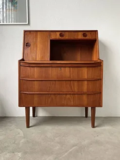 Secrétaire teck danois des années 60