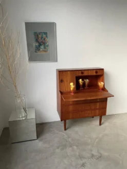 Secrétaire teck danois des années 60