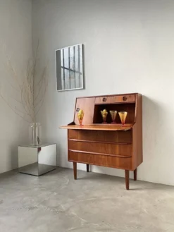 Secrétaire teck danois des années 60