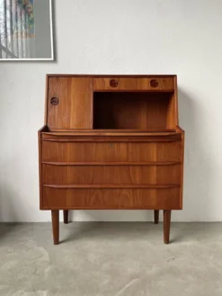 Secrétaire teck danois des années 60