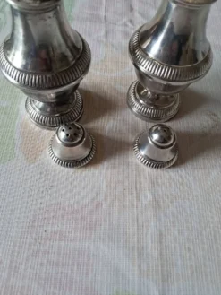 Sel et poivre en métal argenté