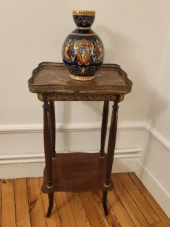 Selette Guéridon en bois d'acajou marbre et bronze style Louis XV