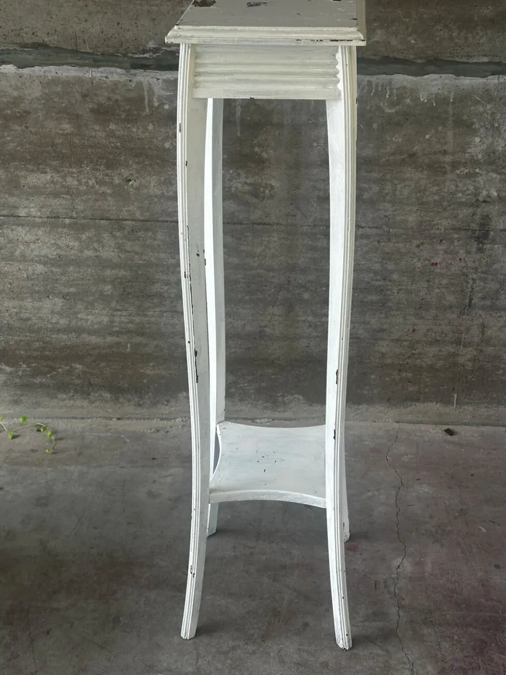 Sellette ancienne en bois peint blanc – H 110 cm