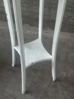 Sellette ancienne en bois peint blanc – H 110 cm