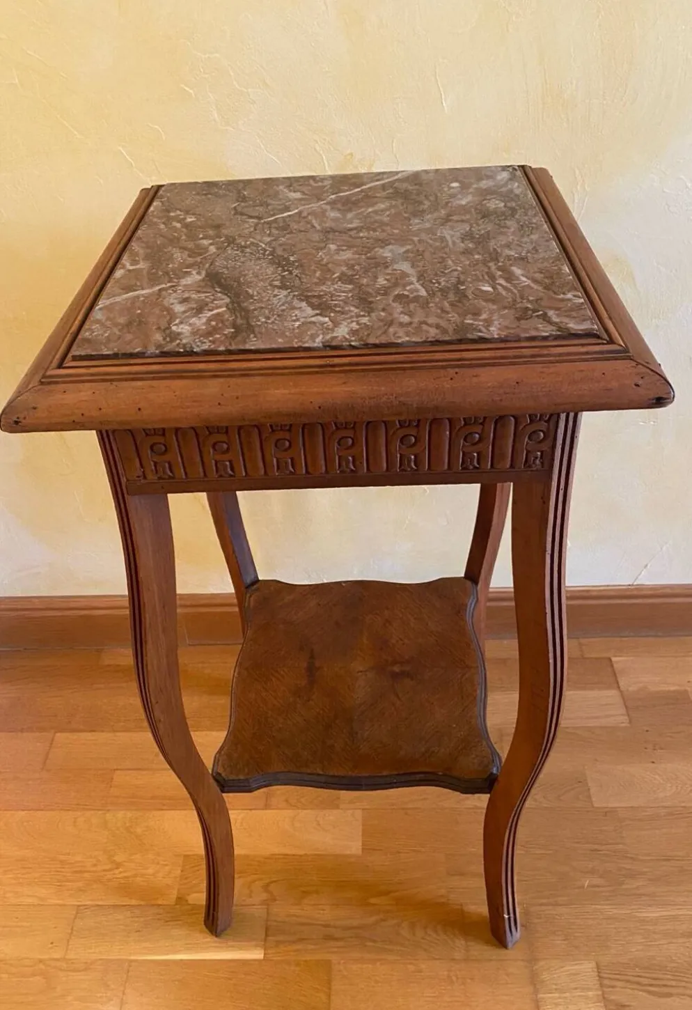 Sellette ancienne en bois sculpté et marbre – fin XIXᵉ