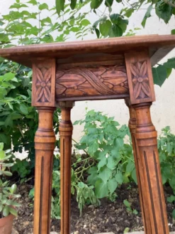 Sellette art déco en bois dimension: hauteur-107 cm- largeur-38 cm-