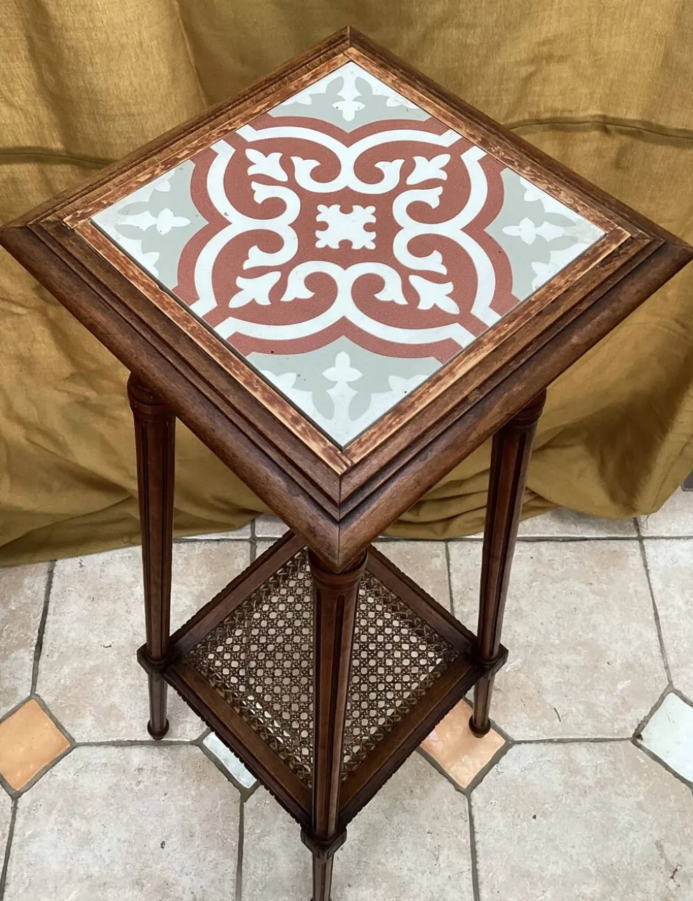 Sellette art déco en bois dimension: hauteur-107 cm- largeur-38 cm-