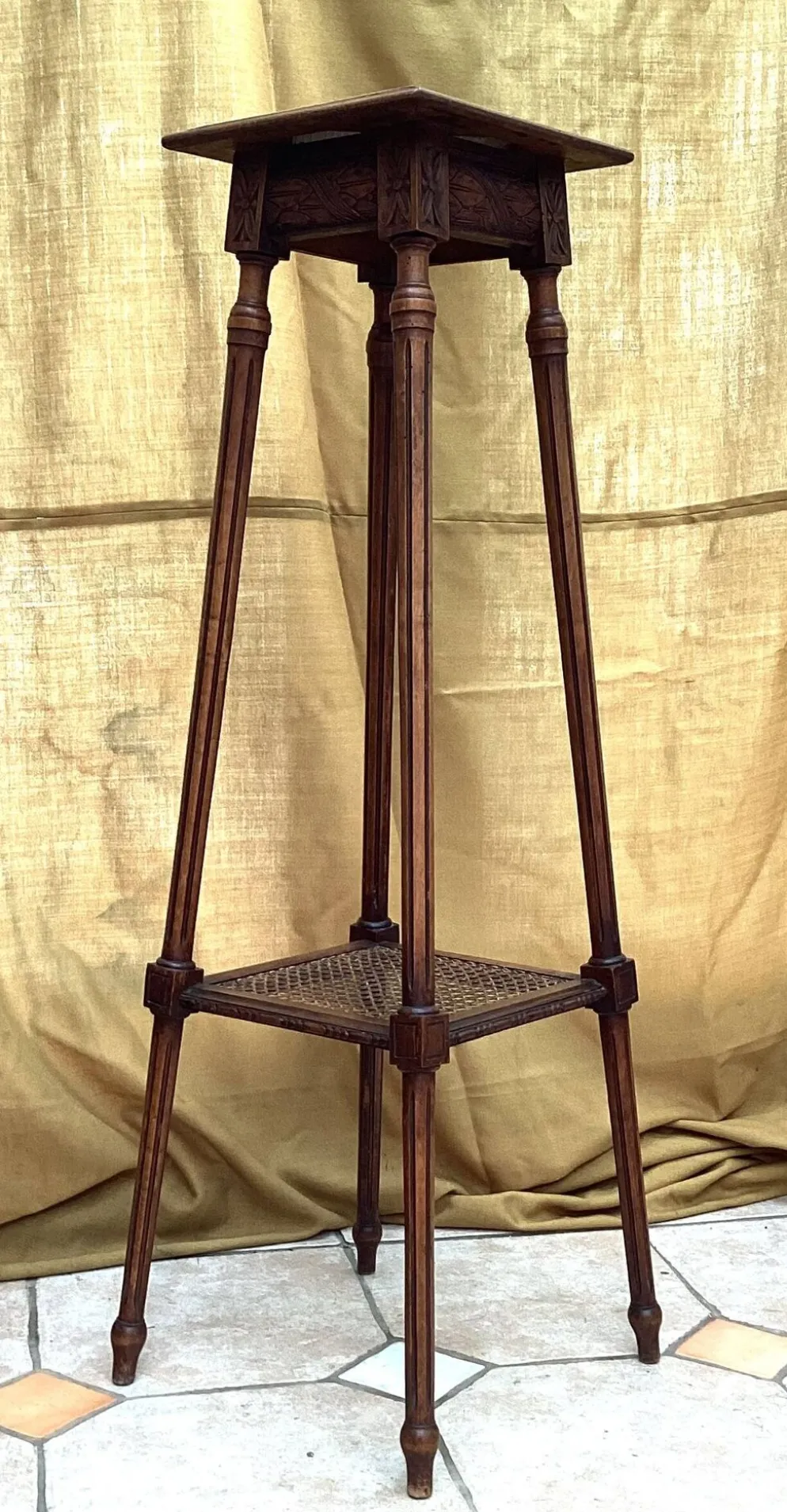 Sellette art déco en bois dimension: hauteur-107 cm- largeur-38 cm-