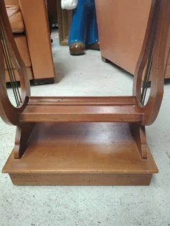 Sellette bout de canapé vintage au piètement lyre à deux tiroirs