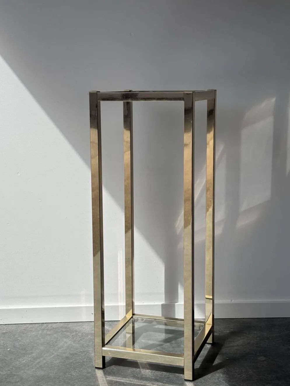 Sellette en métal doré et verre – Années 1970