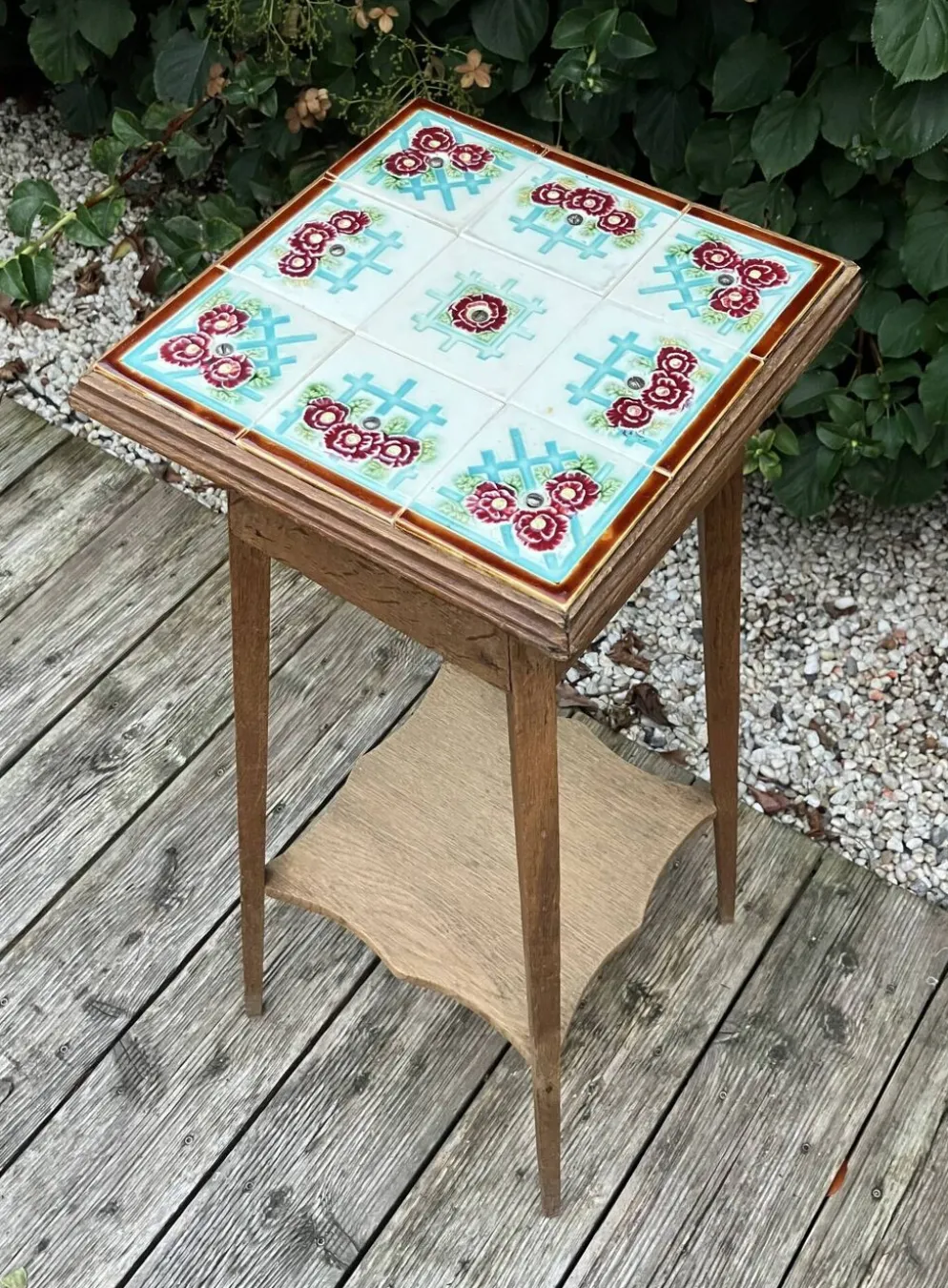 Sellette porte plantes ancienne en bois et carreaux de faience