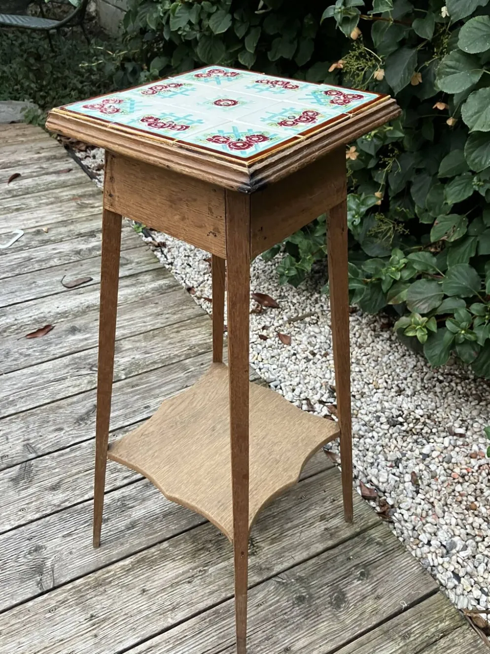 Sellette porte plantes ancienne en bois et carreaux de faience