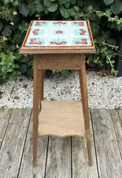 Sellette porte plantes ancienne en bois et carreaux de faience
