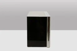 Sergio Mazza, pour Cinova. Commode en bois laqué noir. Vers 1970.