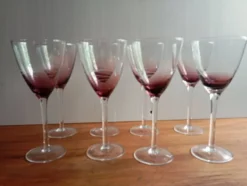 Serie de 8 verres a pieds vintage