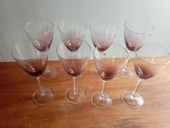 Serie de 8 verres a pieds vintage