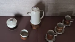 service a café en grès vintage