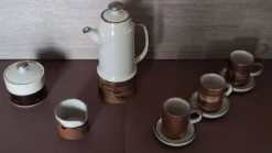 service a café en grès vintage