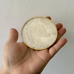 Service à apéritif en nacre, 7 dessous de verre et un plat
