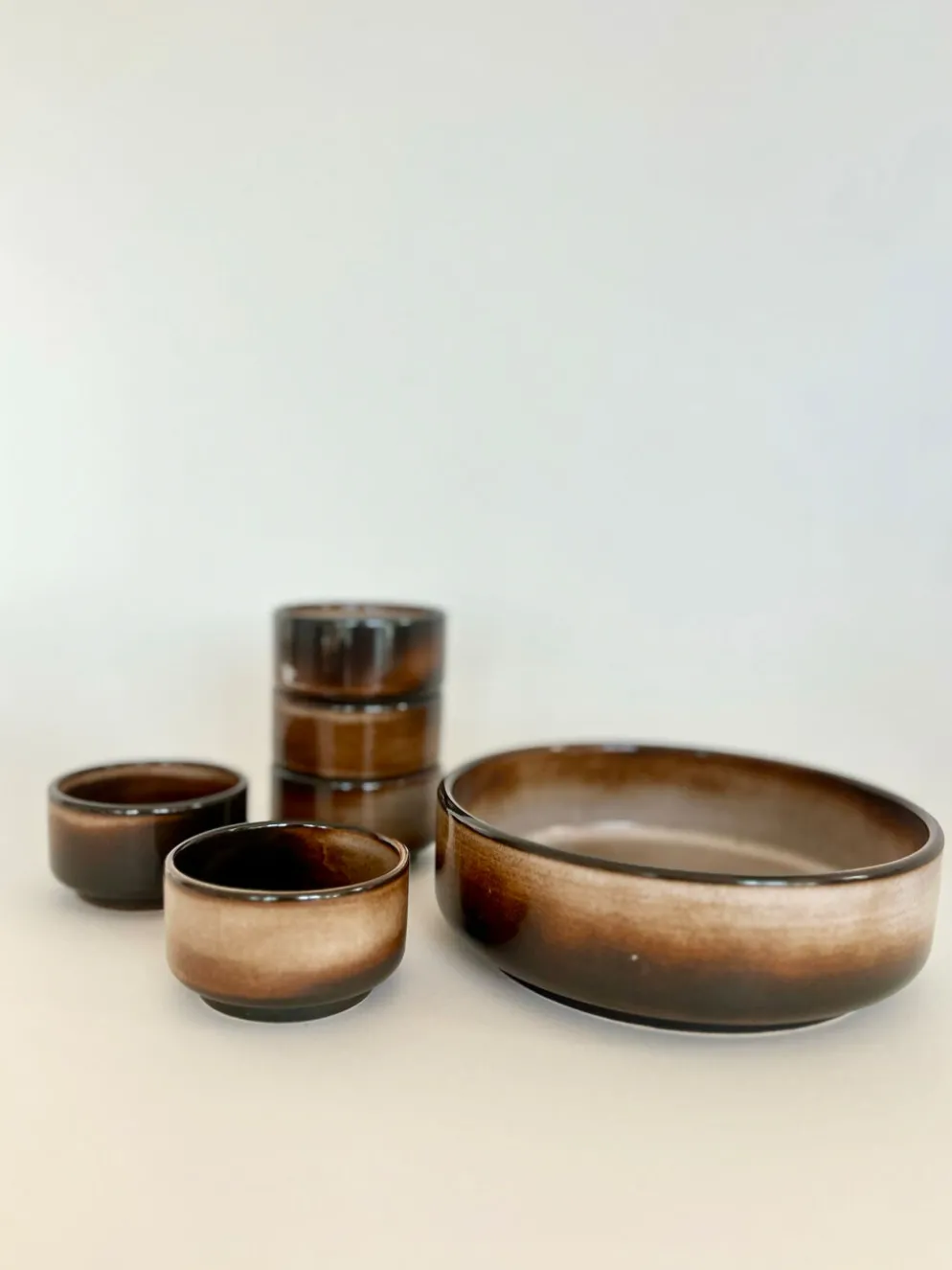 Service à apéritif vintage en céramique marron – 6 pièces