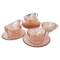 Service Arcoroc en verre rose