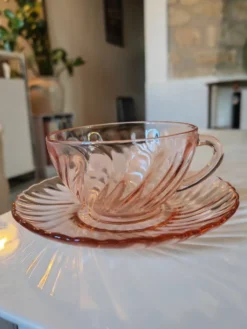 Service Arcoroc en verre rose