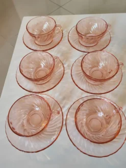 Service Arcoroc en verre rose