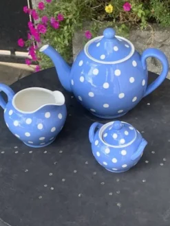Service a thé en faïence bleue lavande à pois blanc Digoin Sarreguemines