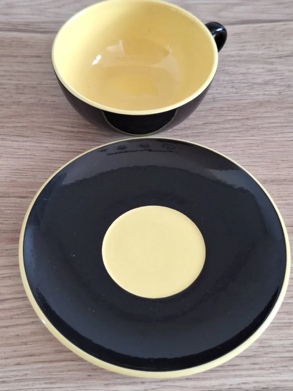Service à café avec sucrier noir et jaune Villeroy et Boch années 60