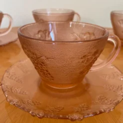 Service à café de 6 tasses en verre rose vintage