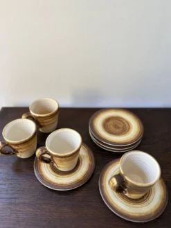 Service à café longchamp marron et jaune