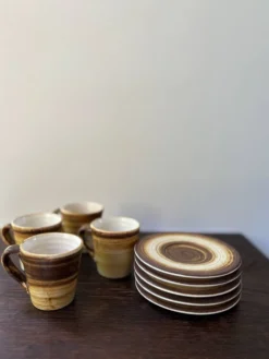 Service à café longchamp marron et jaune