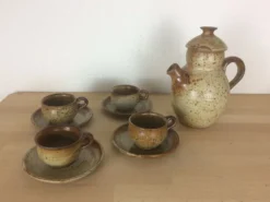 Service à café ou thé en grès, tasses et théière