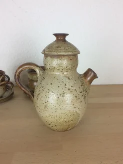 Service à café ou thé en grès, tasses et théière