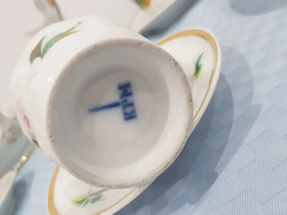 Service à café, porcelaine blanche avec dorure, KPM, Allemagne, 19e siècle