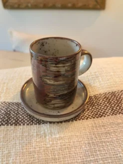 Service à café vintage 10 pièces, 5 tasses plus 5 souscoupes en grès mouch,