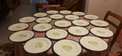 Service complet en faïence jaune Ainay Salin France