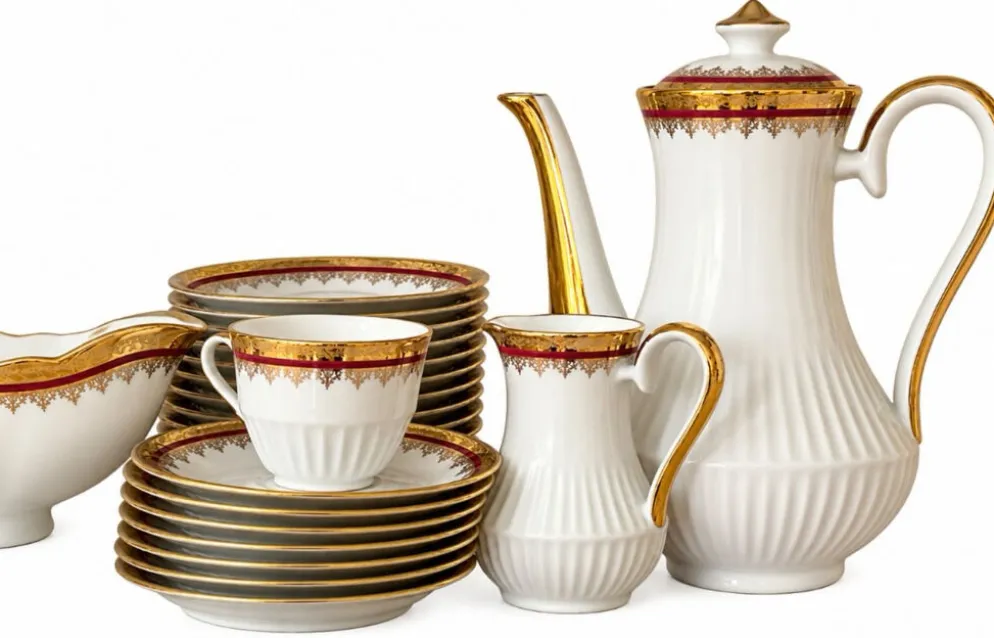 Service complet 78 pièces en porcelaine de Limoges filet or