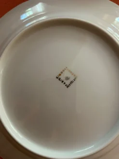 Service complet 78 pièces en porcelaine de Limoges filet or