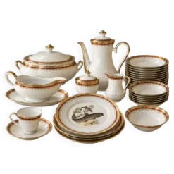 Service complet 78 pièces en porcelaine de Limoges filet or